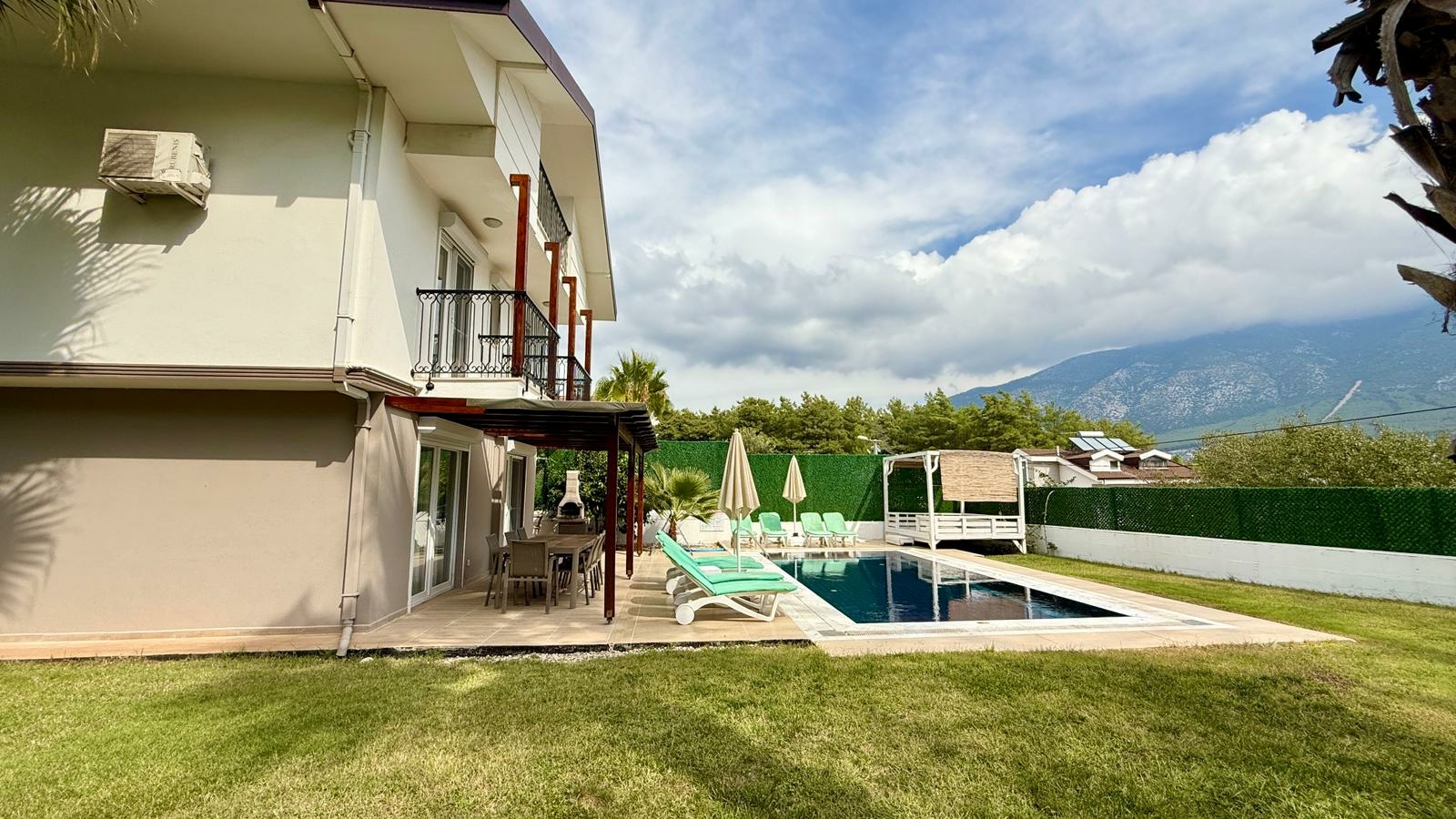 Виллы в Фетие для семей: приватность, бассейн и пространство