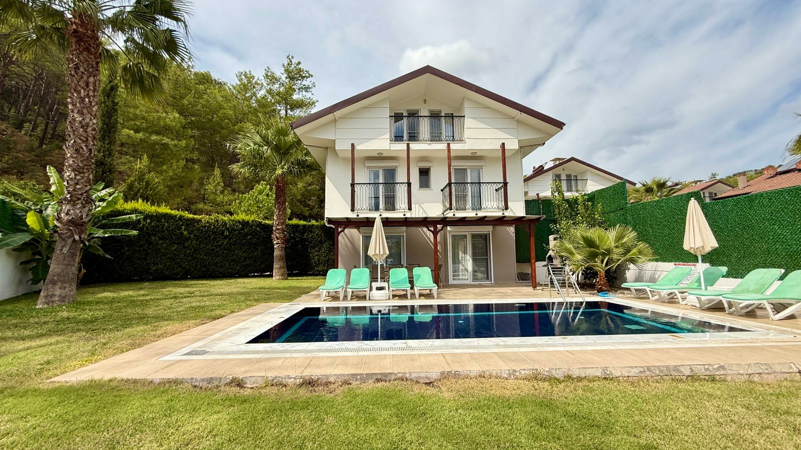 Виллы в Фетие для семей: приватность, бассейн и пространство