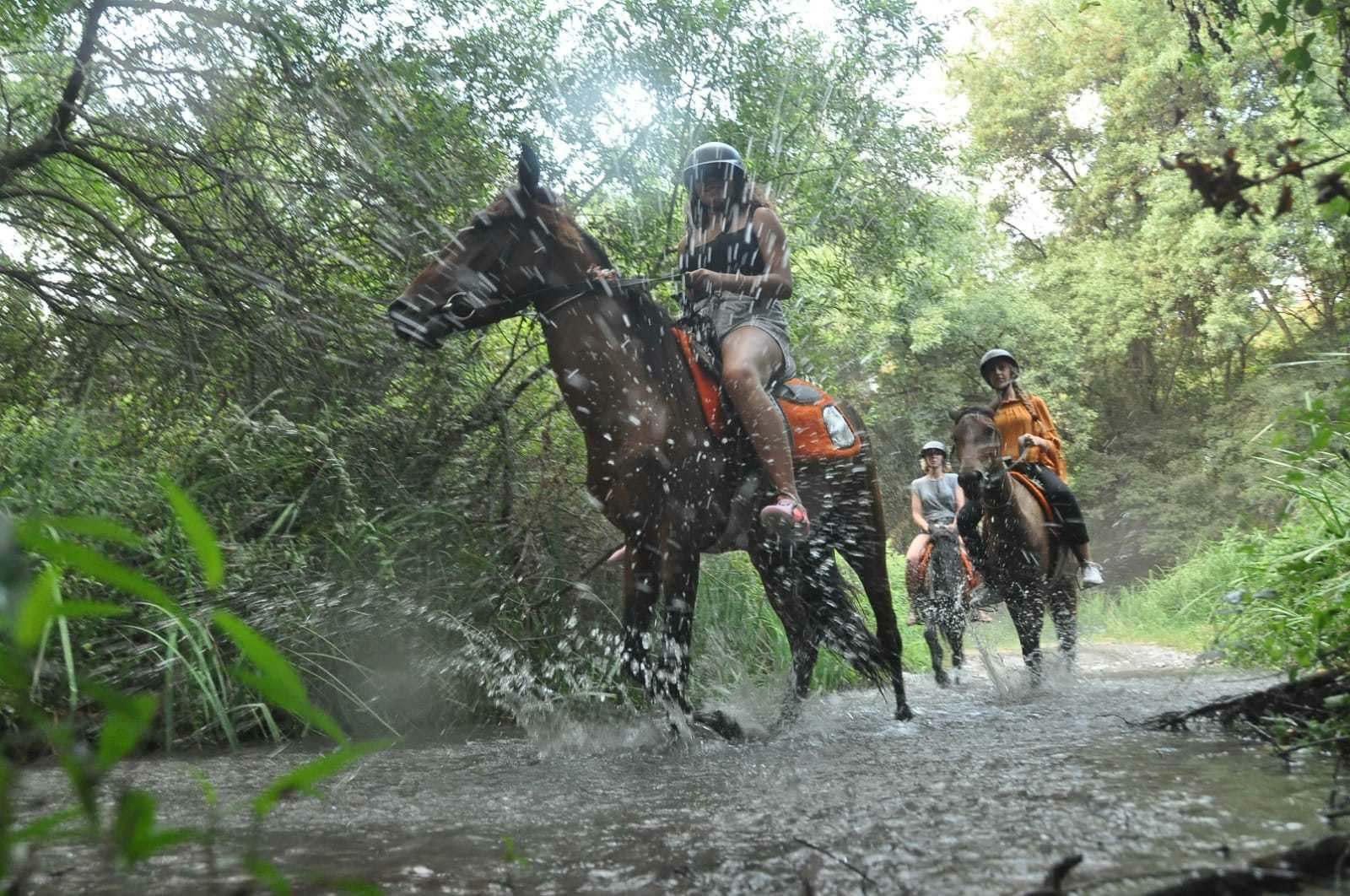 Прогулки на лошадях в Фетие: природа, спокойствие и эмоции